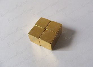 Китай Магниты блока неодимия куба покрыли золото Н35 5 * 5 * 5 степень мм 80 Градуса цельсия поставщик